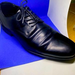 Van Heusan Men’s Black Loafers